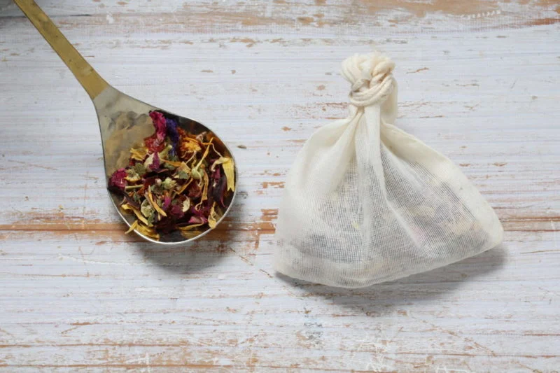 ハーブティーの茶殻の使いみちとコットンティーバッグ